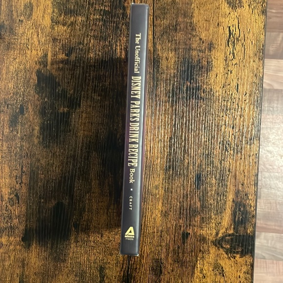 The Unofficial Disney Parks Drink Recipe Book - Picture 9 of 10